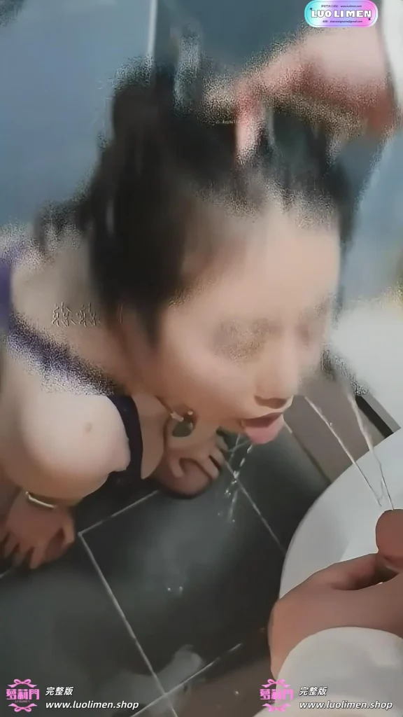 图片[5]-B站福利 清纯巨乳肉感妹曌媌緢 裸舞抖奶尿嘴3根鸡巴同时伺候-萝莉门 LUOLIMEN