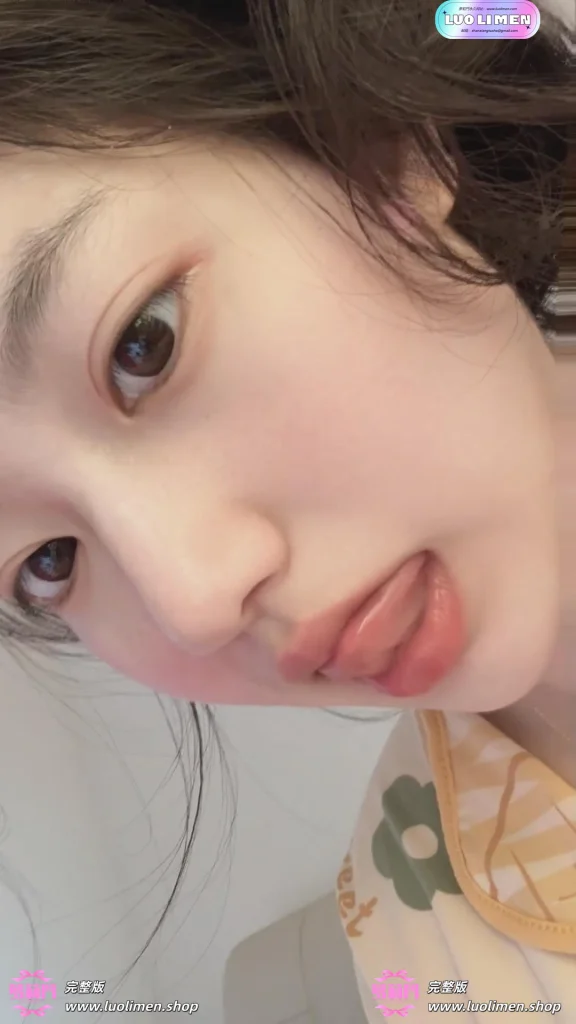图片[7]-抖音高颜值18岁女大生小佳甜心 真金定制 脱衣阿黑颜紫薇特写-萝莉门 LUOLIMEN