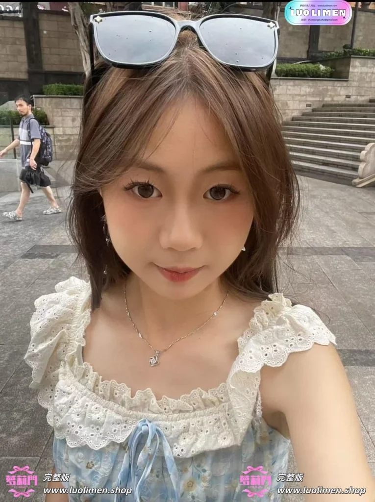图片[9]-高颜值美眉露脸性爱自拍 被男友疯狂调教深喉 渔网情趣制服-萝莉门 LUOLIMEN
