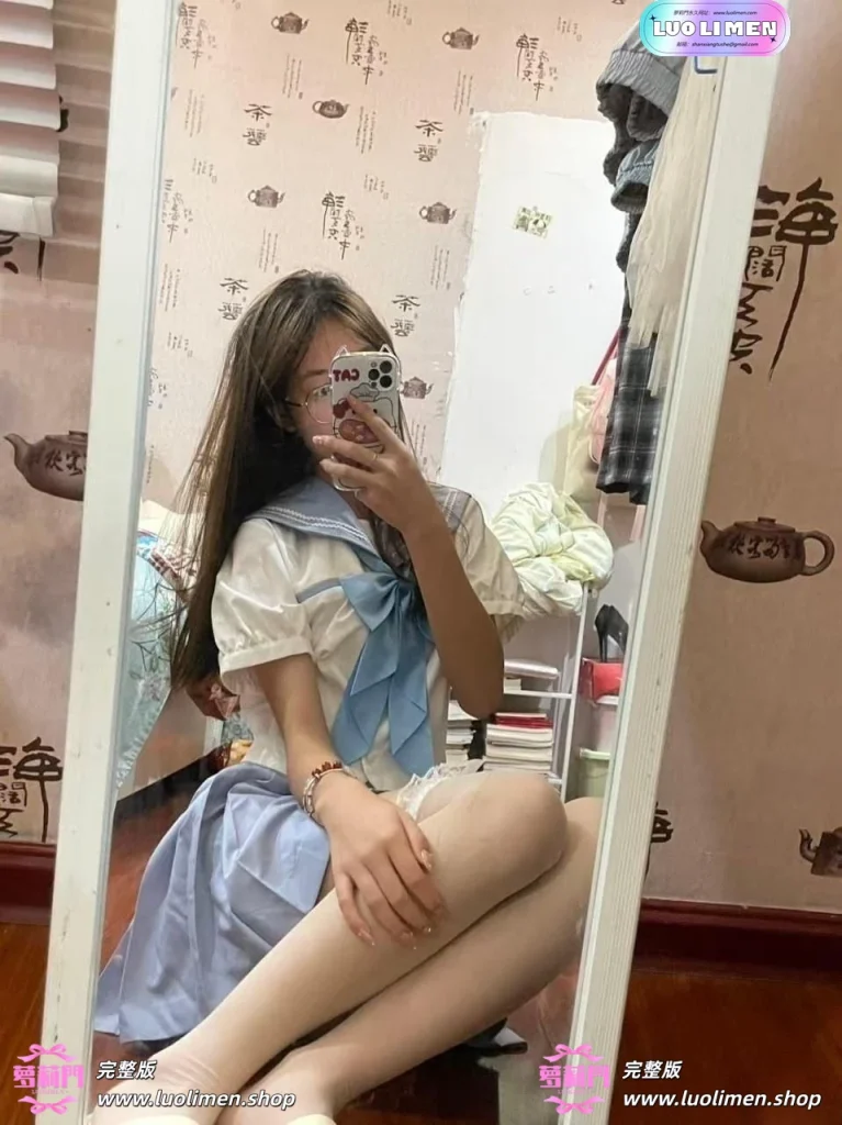 图片[3]-高颜值美眉露脸性爱自拍 被男友疯狂调教深喉 渔网情趣制服-萝莉门 LUOLIMEN